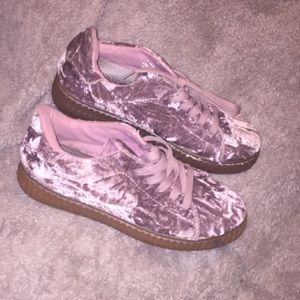 Bundle of blue&pinkvalour fenty puma inspired🤩